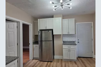 184 King St, Springfield, MA 01109 - Photo 9