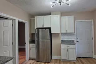 184 King St, Springfield, MA 01109 - Photo 9