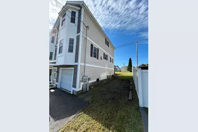 99 Manchester St Unit 99A #A, Lowell, MA 01852 - Photo 3
