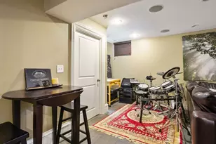 15 Howell St, Boston, MA 02125 - Photo 27