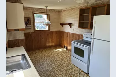 42 Clairmont Ave., Chicopee, MA 01013 - Photo 9