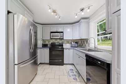 70 High St, Monson, MA 01057 - Photo 9