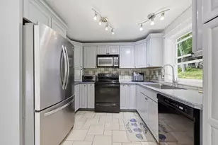 70 High St, Monson, MA 01057 - Photo 9