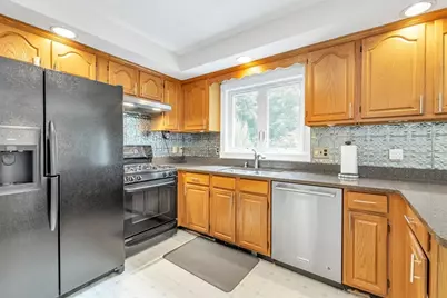5 Strawberry Ln, Billerica, MA 01821 - Photo 5
