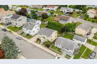 541 Woodman St, Fall River, MA 02724 - Photo 5