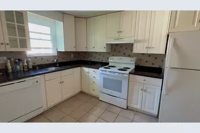 2 Bryon Rd #2, Newton, MA 02467 - Photo 3