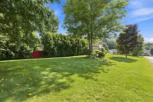 32 Waterford Dr, Westfield, MA 01085 - Photo 3