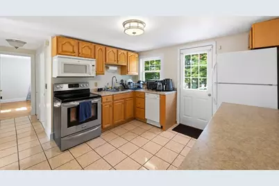 18 Tyler St, Boston, MA 02136 - Photo 5