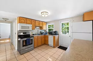 18 Tyler St, Boston, MA 02136 - Photo 5