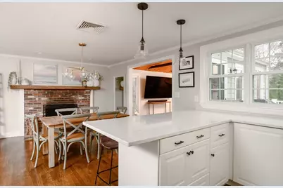26 French St, Hingham, MA 02043 - Photo 5