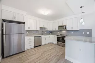 20 Hammond Pond Pkwy, Newton, MA 02467 - Photo 15