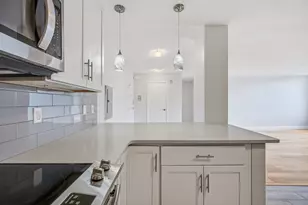 20 Hammond Pond Pkwy, Newton, MA 02467 - Photo 17