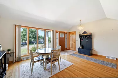 142 Oak Knoll Cir, Ludlow, MA 01056 - Photo 5