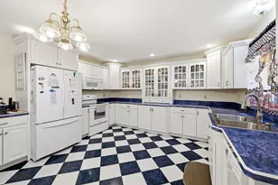 142 Oak Knoll Cir, Ludlow, MA 01056 - Photo 15