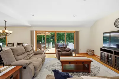 142 Oak Knoll Cir, Ludlow, MA 01056 - Photo 7
