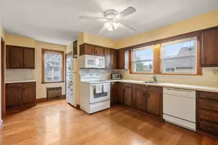 35 Trapelo St, Boston, MA 02135 - Photo 15