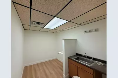 70E Beacon St, Somerville, MA 02143 - Photo 9