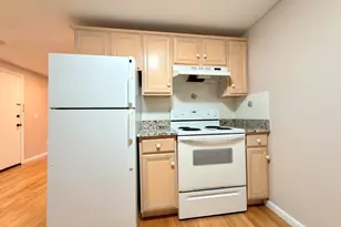 89 Pleasant St, Medfield, MA 02052 - Photo 9
