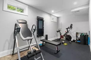 1058 Beacon St, Newton, MA 02459 - Photo 33