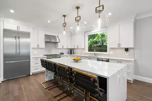 1058 Beacon St, Newton, MA 02459 - Photo 9