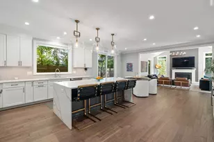 1058 Beacon St, Newton, MA 02459 - Photo 7