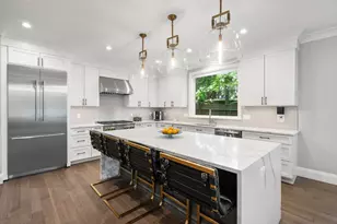 1058 Beacon St, Newton, MA 02459 - Photo 9