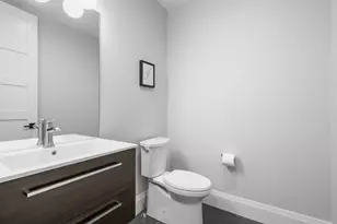 1058 Beacon St, Newton, MA 02459 - Photo 5