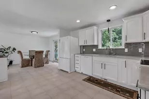6 Fleuette Dr, Bellingham, MA 02019 - Photo 5