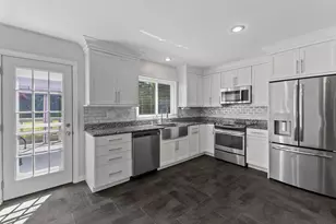 92 Adams Rd, Grafton, MA 01536 - Photo 9