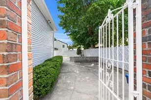11 Newman St, Revere, MA 02151 - Photo 31