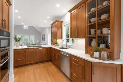 60 Graystone #60, Winchester, MA 01890 - Photo 5