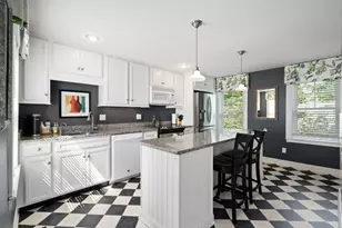 4 Olive St, Newburyport, MA 01950 - Photo 3