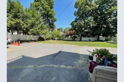 328 Highland St, Worcester, MA 01608 - Photo 3
