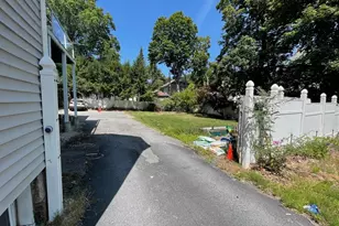 328 Highland St, Worcester, MA 01608 - Photo 23