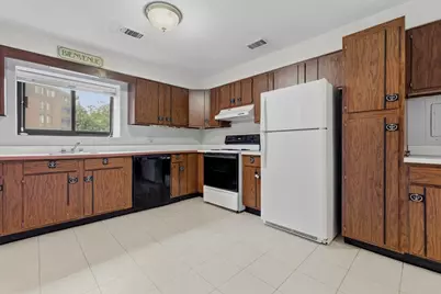 1002 Paradise Rd #1C, Swampscott, MA 01907 - Photo 3
