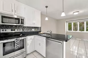 28 Pemberton St, Walpole, MA 02081 - Photo 7