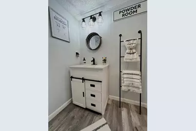 127 Payson St, Fitchburg, MA 01420 - Photo 17