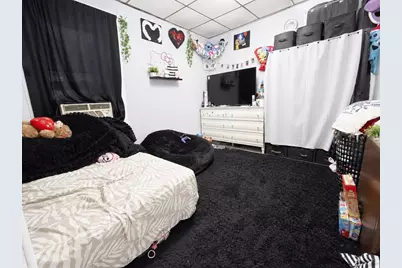 212 Vernon St, Worcester, MA 01607 - Photo 13
