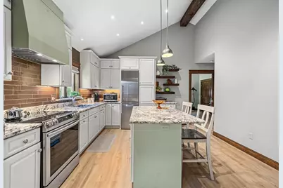 84 Station St, Stoughton, MA 02072 - Photo 21