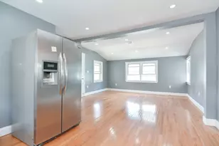 27 Houghton St, Boston, MA 02122 - Photo 15