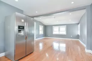 27 Houghton St, Boston, MA 02122 - Photo 15