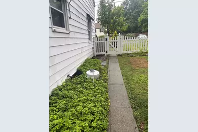 137 Appleton St, Springfield, MA 01108 - Photo 7