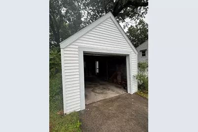 137 Appleton St, Springfield, MA 01108 - Photo 5