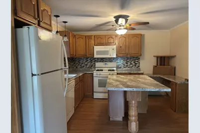 137 Appleton St, Springfield, MA 01108 - Photo 9