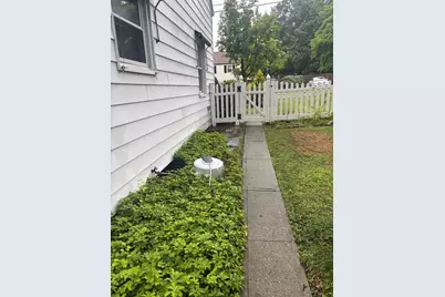 137 Appleton St, Springfield, MA 01108 - Photo 7