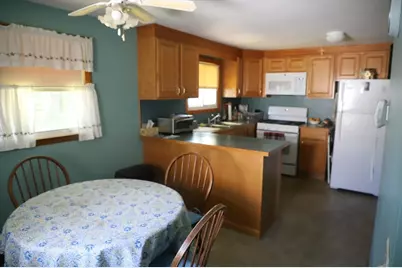 25 Peer St., Springfield, MA 01109 - Photo 9