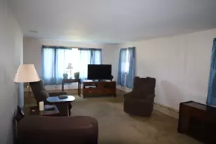 25 Peer St, Springfield, MA 01109 - Photo 11