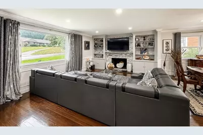 411 Pleasant St, Framingham, MA 01701 - Photo 3