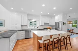 4 Talbot Ln, Reading, MA 01867 - Photo 3