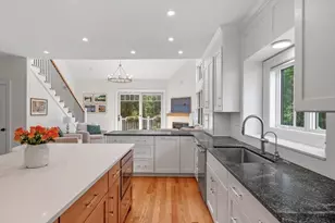 4 Talbot Ln, Reading, MA 01867 - Photo 3